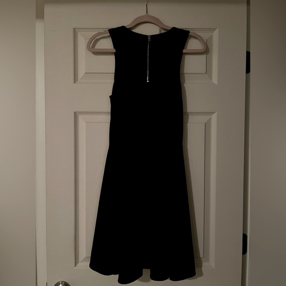 Rag & bone black sleeveless knee-length dress - so flattering!! - Picture 3 of 3